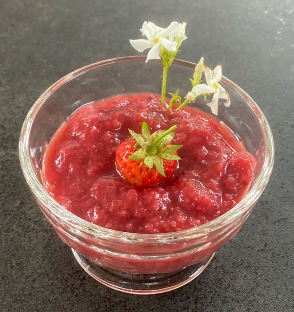 strawberry-pudding-with-chia