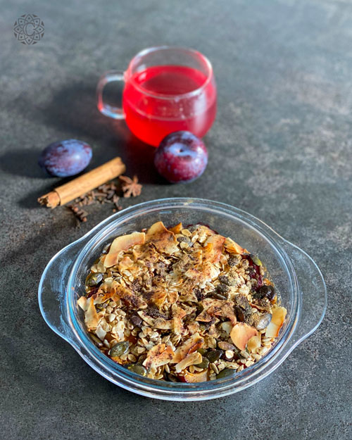 baked-oatmeals-with-plum